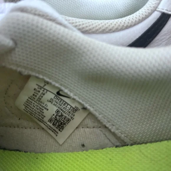 Nike White and Brown Casual Sneakers - Picture 6 of 6